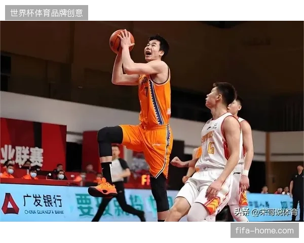 山东男篮率先启动阵容优化,清理薪资空间为后续引援铺平道路 山东男篮率先启动阵容优化,清理薪资空间为后续引援铺平道路